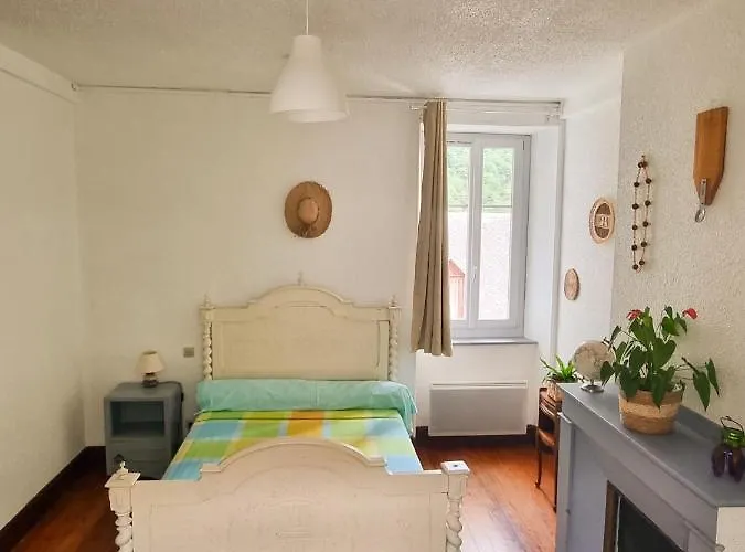 بيت ريفي Du Crabere Melles