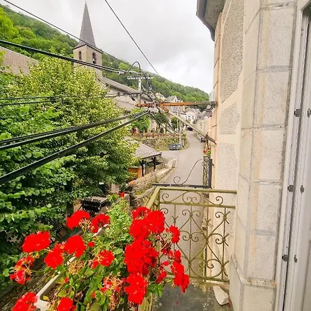 Du Crabere Inn Melles